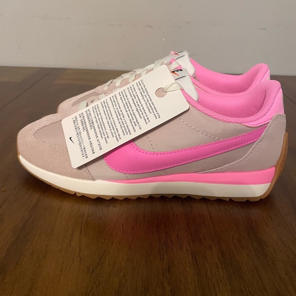 Nike Women's Pink and Beige Sneakers - Picture 4 of 6
